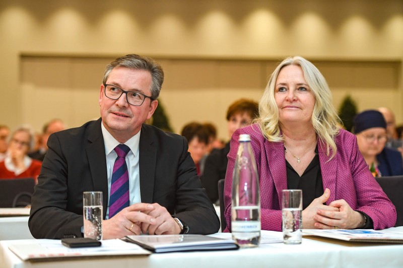 Hochkonzentriert: Michael mit Ehefrau Beate Anfang März beim CDU-Stadtparteitag